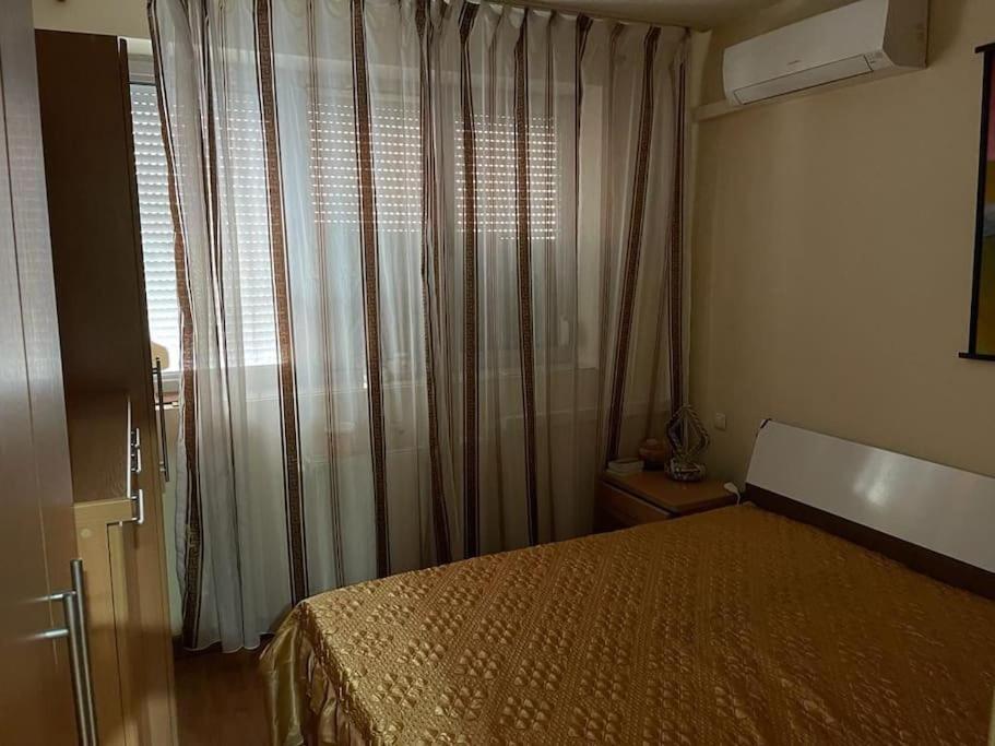 Cu Un Dormitor / One Bedroom *